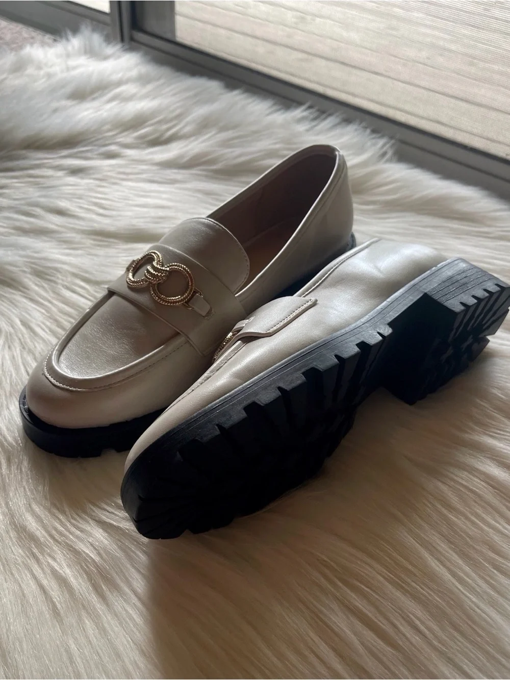 NWT Crown & Ivy Harper Loafers - Size 9, Cream